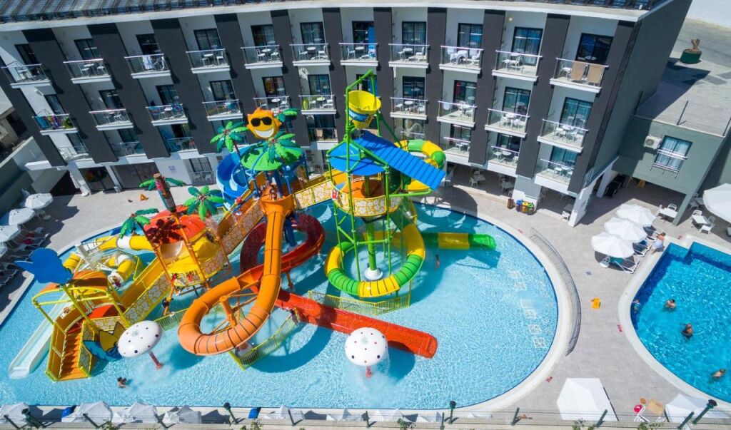  basen ze zjeżdżalniami dla dzieci w Narcia Resort Side