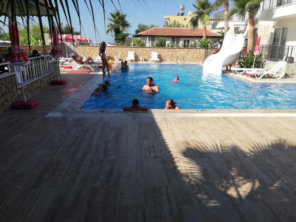   basen w Esmeralda Butik Hotel, fot. booking.com