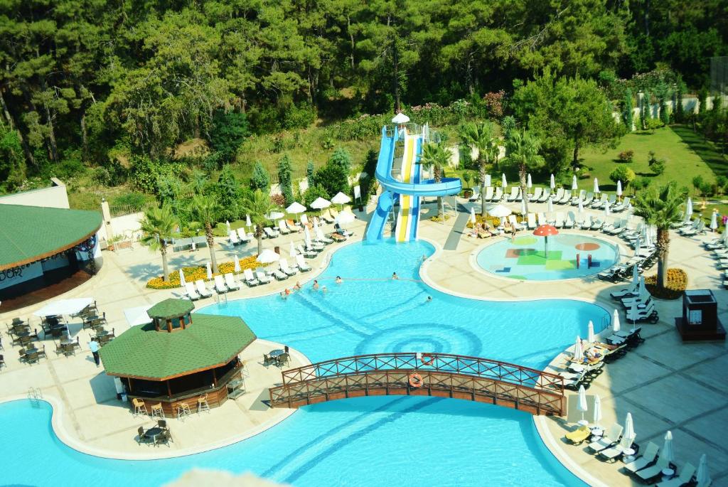 basen w Eldar Resort, fot. booking.com