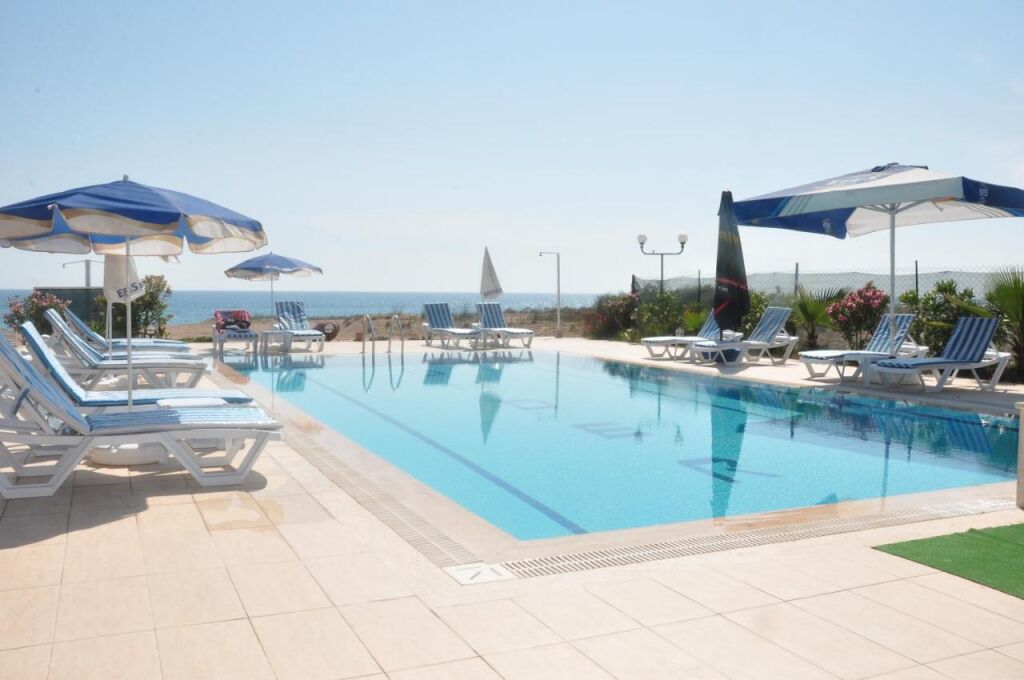  basen w Önder Yıldız Hotel, fot. looking.com