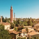 Minaret Yivli – wieża, symbol Antalyi. Poznajmy ją lepiej!